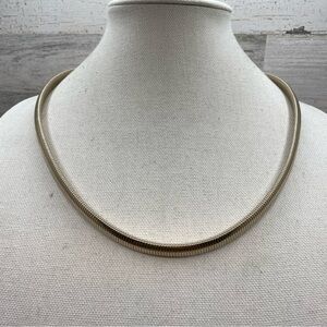 Beautiful Unsigned Simple Light Gold Tone Spring Coil Necklace Monogram BRJ